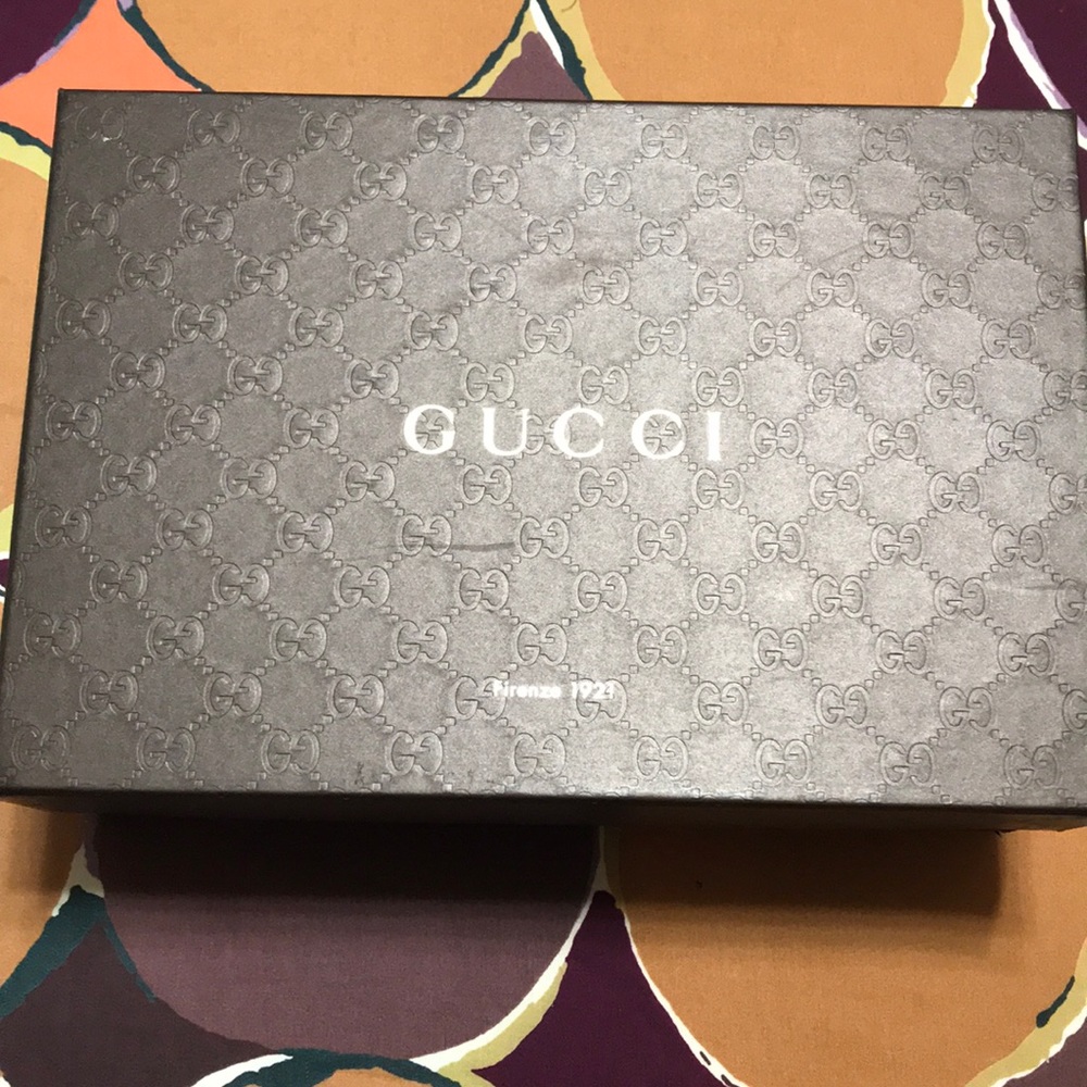 Red Gucci suede open toed pump